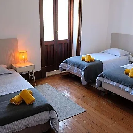 Hotel Yellow *